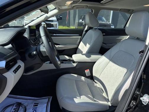 2025 Nissan Altima SL FWD