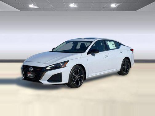 2025 Nissan Altima SR FWD