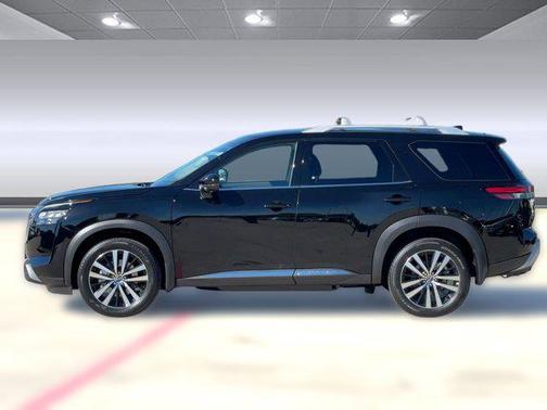 2025 Nissan Pathfinder Platinum 4WD
