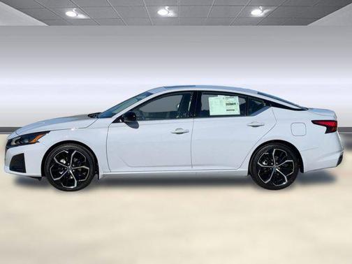 2025 Nissan Altima SR AWD