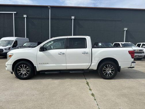 2021 Nissan Titan SV