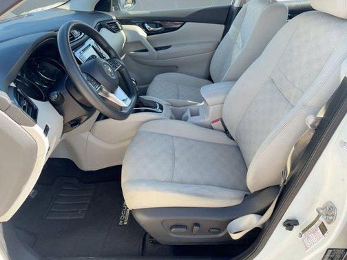 2020 Nissan Rogue Sport SV