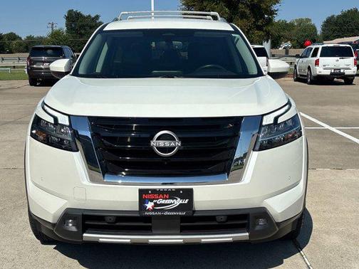 2022 Nissan Pathfinder SL 2WD