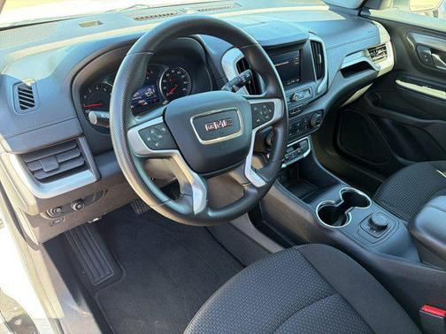 Summit White 2024 GMC Terrain SLE