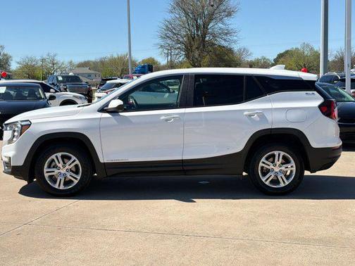 Summit White 2024 GMC Terrain SLE