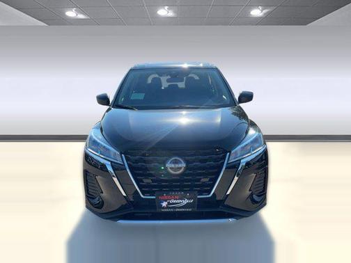 2025 Nissan Kicks S