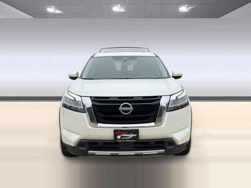 Pearl White Tricoat 2023 Nissan Pathfinder Platinum FWD