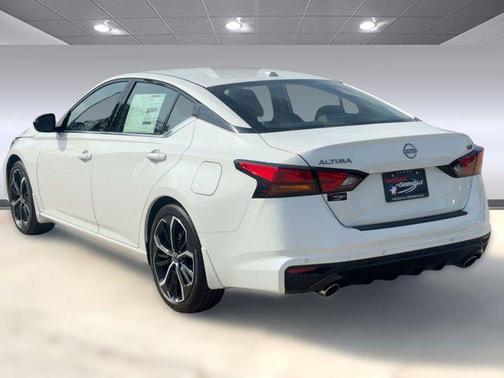 2025 Nissan Altima SR FWD