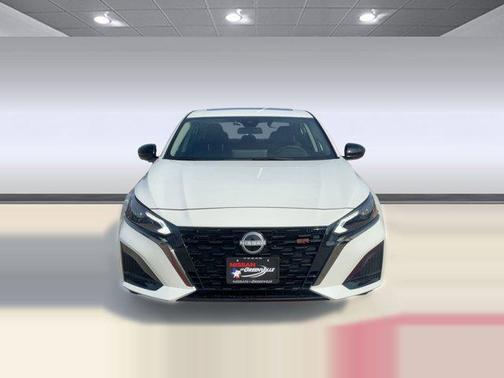 2025 Nissan Altima SR FWD