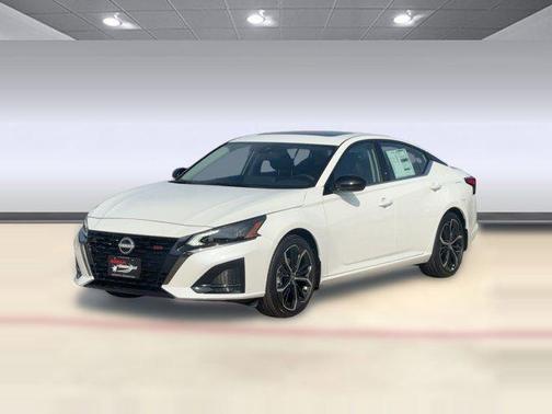 2025 Nissan Altima SR FWD