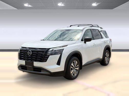 Everest White Pearl Tricoat 2026 Nissan Pathfinder SL
