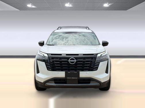 Everest White Pearl Tricoat 2026 Nissan Pathfinder SL