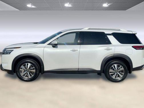 2025 Nissan Pathfinder SL FWD