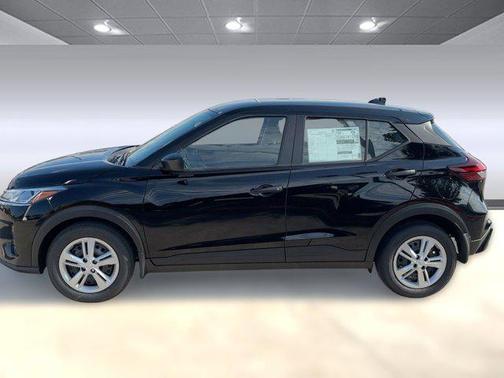 Super Black 2025 Nissan Kicks S