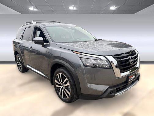 2025 Nissan Pathfinder Platinum FWD