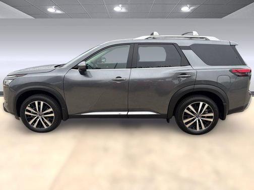 2025 Nissan Pathfinder Platinum FWD