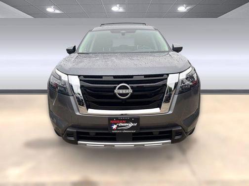 2025 Nissan Pathfinder Platinum FWD