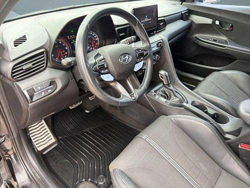 2022 Hyundai Veloster N Base