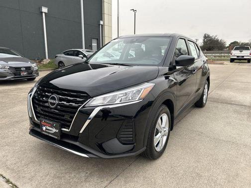2025 Nissan Kicks S