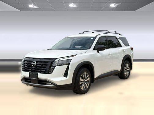 Everest White Pearl Tricoat 2026 Nissan Pathfinder SL