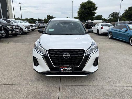 2025 Nissan Kicks S