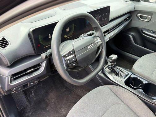 Aurora Black Pearl 2025 Kia K4 LXS