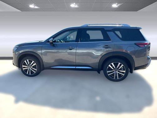 2025 Nissan Pathfinder Platinum FWD