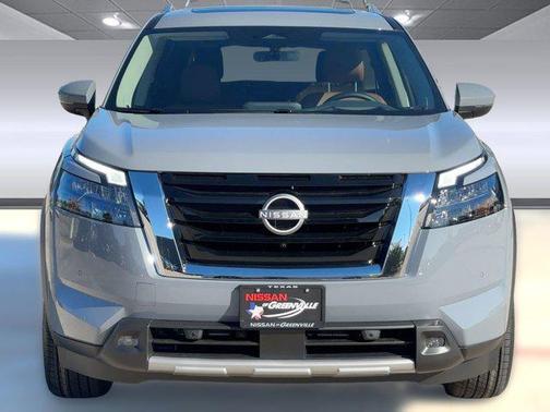 2025 Nissan Pathfinder Platinum FWD