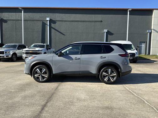 2024 Nissan Rogue SL