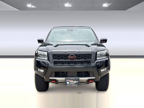 Super Black 2025 Nissan Frontier PRO-4X