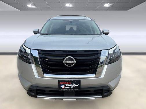 2025 Nissan Pathfinder Platinum FWD