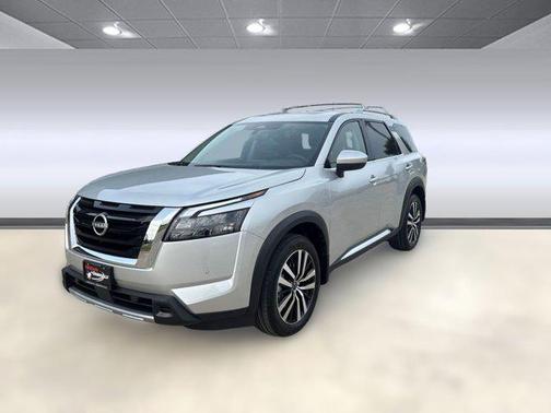 2025 Nissan Pathfinder Platinum FWD