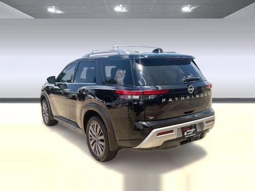 Super Black 2023 Nissan Pathfinder SL FWD