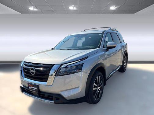 2025 Nissan Pathfinder Platinum FWD