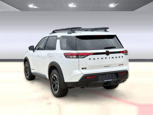 Everest White Pearl Tricoat 2026 Nissan Pathfinder Rock Creek