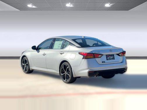 2025 Nissan Altima SR FWD