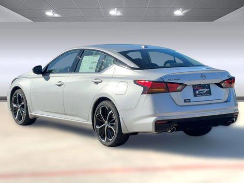 2025 Nissan Altima SR FWD