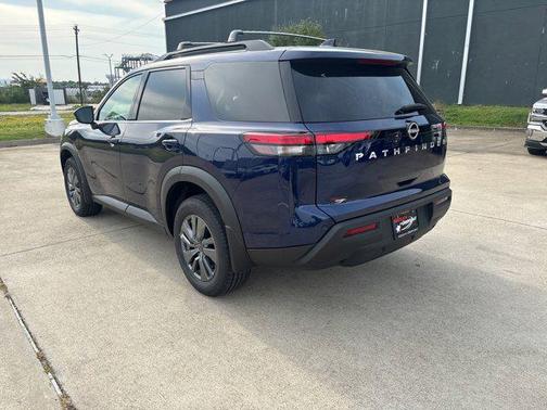 2025 Nissan Pathfinder SV FWD