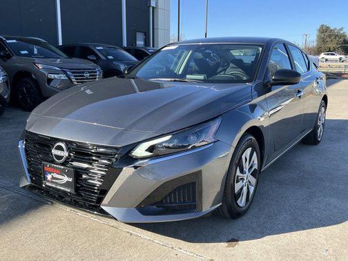 2025 Nissan Altima S FWD