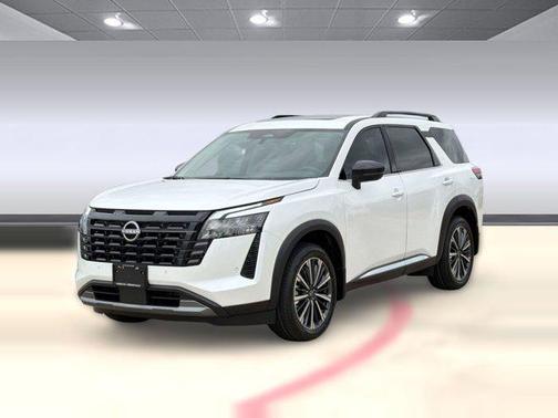 Everest White Pearl Tricoat 2026 Nissan Pathfinder Platinum