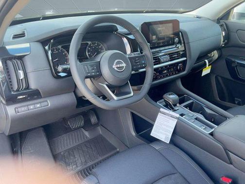 2025 Nissan Pathfinder SV FWD