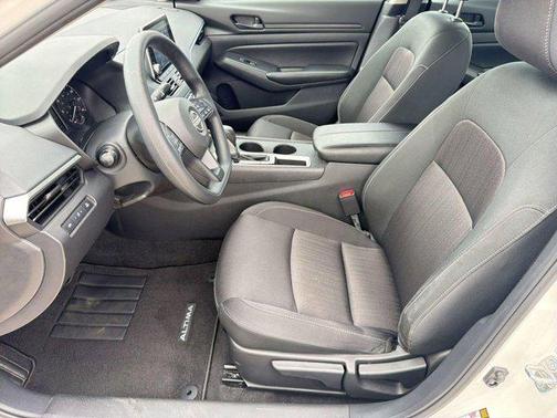 Glacier White 2025 Nissan Altima S FWD