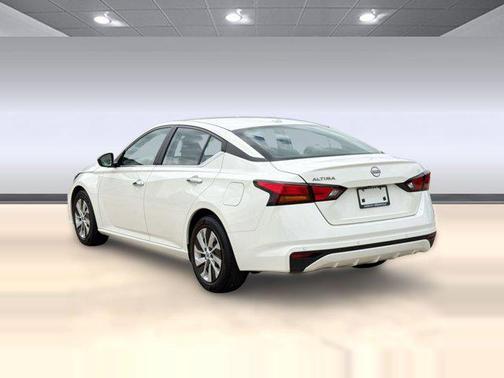 Glacier White 2025 Nissan Altima S FWD