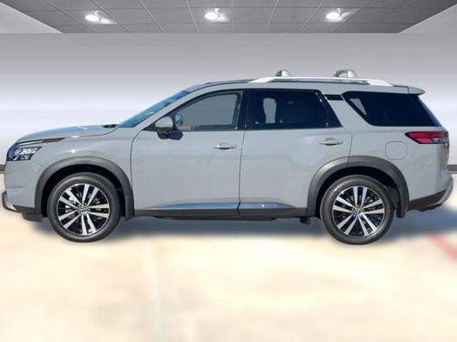 2025 Nissan Pathfinder Platinum FWD