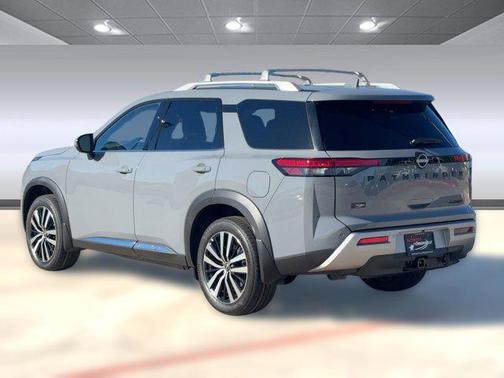 2025 Nissan Pathfinder Platinum FWD
