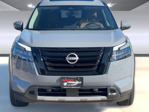 2025 Nissan Pathfinder Platinum FWD