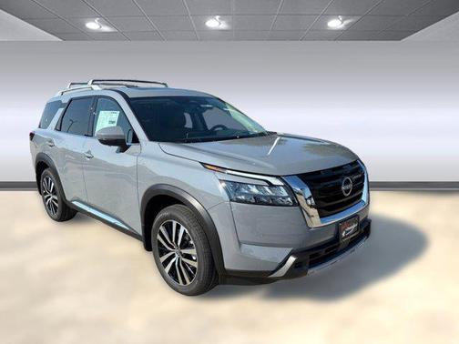 2025 Nissan Pathfinder Platinum FWD