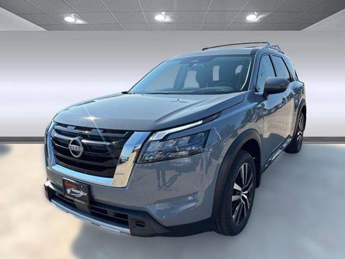 2025 Nissan Pathfinder Platinum FWD