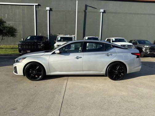 2023 Nissan Altima 2.5 SL