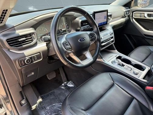 Black 2023 Ford Explorer XLT
